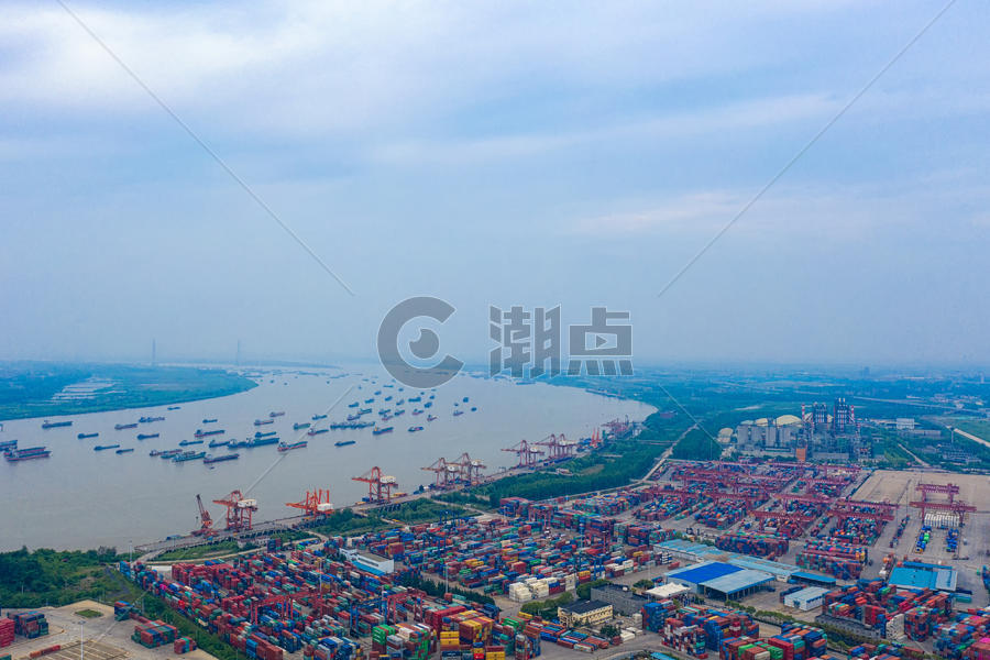 长江阳逻港港口码头集装箱图片素材免费下载