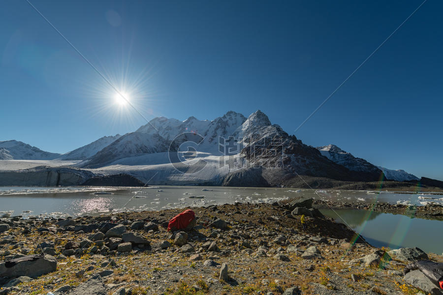 新疆乌鲁木齐博格达雪山图片素材免费下载