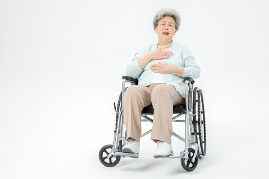 老人轮椅心脏痛图片素材免费下载