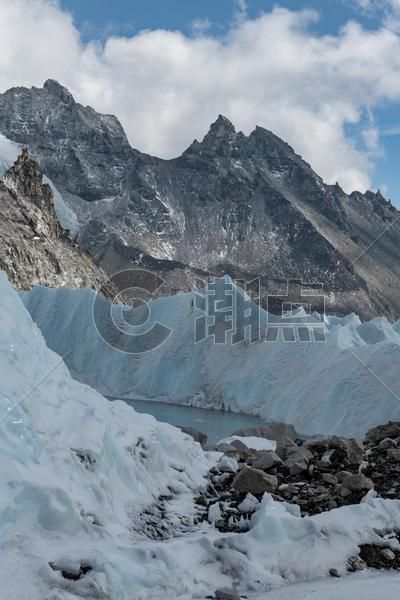 尼泊尔ebc大本营冰川图片素材免费下载