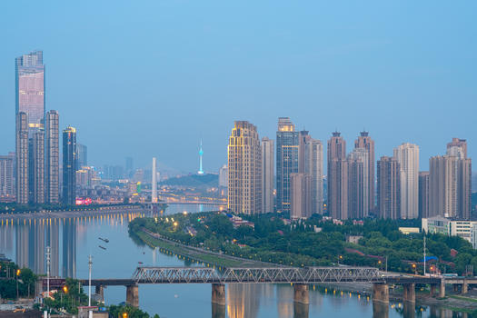 城市江景天际线建筑群图片素材免费下载