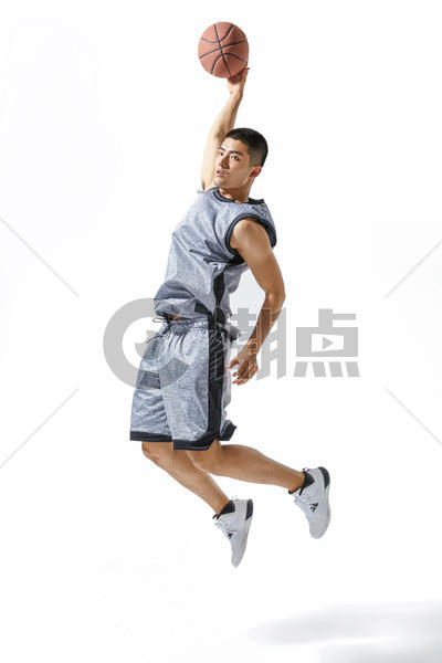 篮球运动员扣篮动作图片素材免费下载