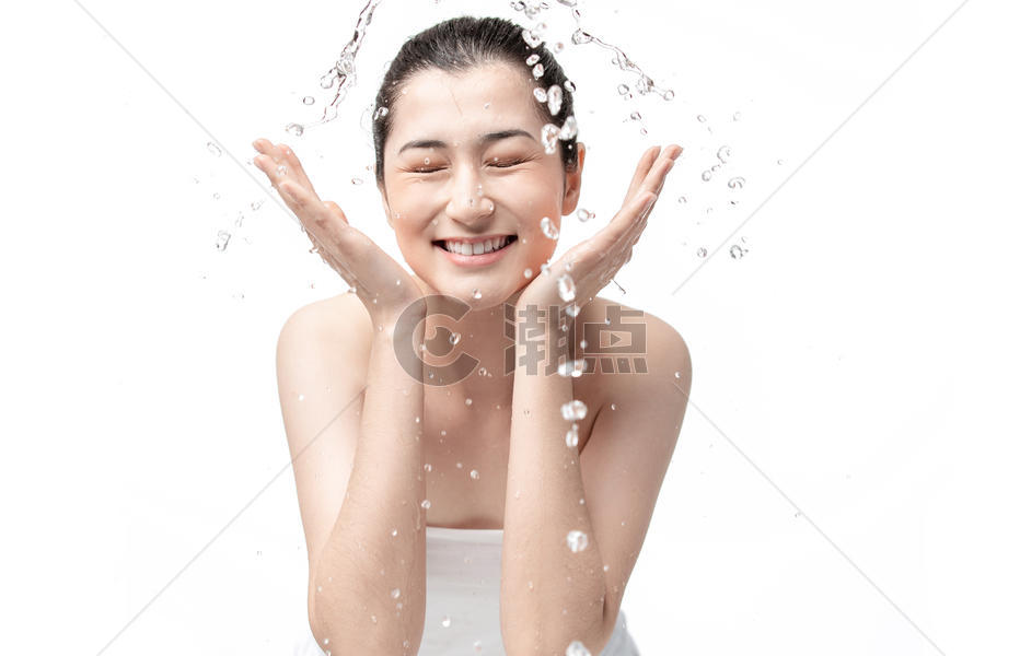 女士护肤洗脸图片素材免费下载