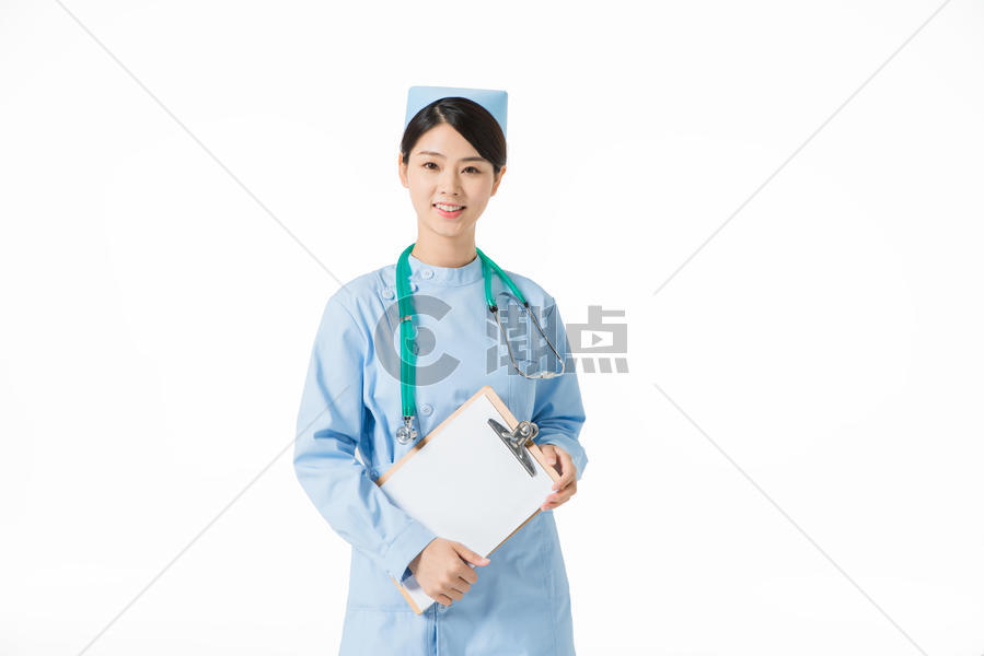 护士抱着病例图片素材免费下载