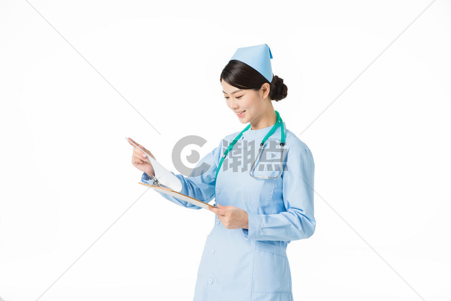 护士翻看病例图片素材免费下载