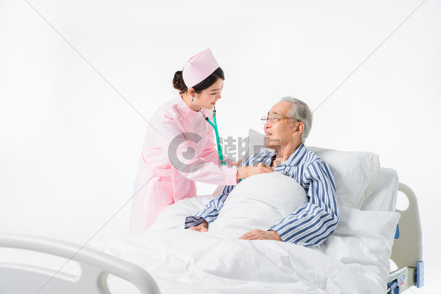 护士关爱老年人图片素材免费下载