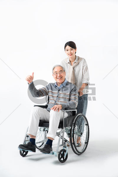 轮椅老人与护工图片素材免费下载
