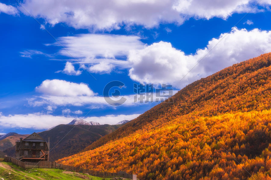 高加索山脉的秋天图片素材免费下载