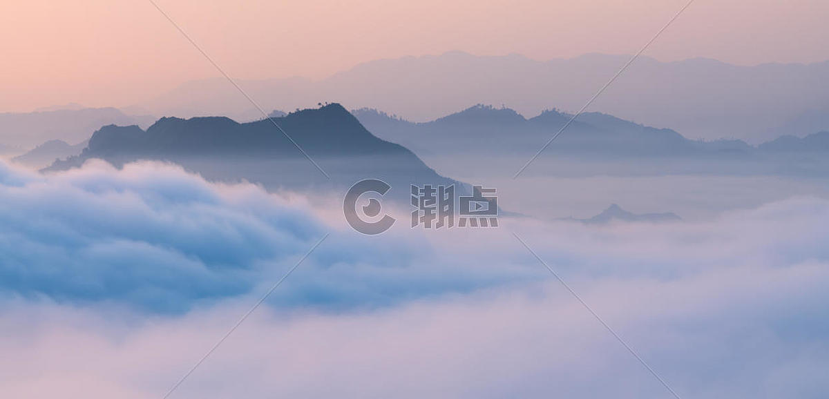 云雾缭绕山水风光图片素材免费下载
