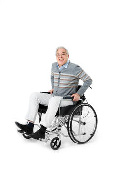老年人坐轮椅图片素材免费下载