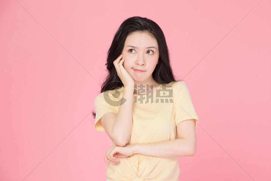 美女疑问思考摄影图6720*4480图片素材免费下载-编号998523-潮点视频
