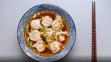 1080p饺子馄饨特写高清实拍视频的预览图