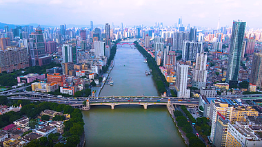 4K广州荔湾区人民桥城市交通航拍视频的预览图