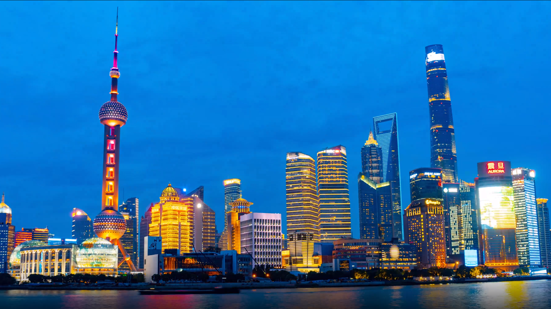 4K延时上海北外滩日转夜视频的预览图