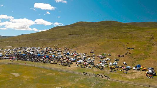 航拍藏族赛马节日视频的预览图