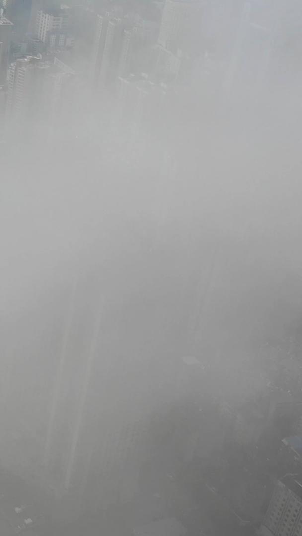 城市景观视频素材在航拍平流雾下视频的预览图