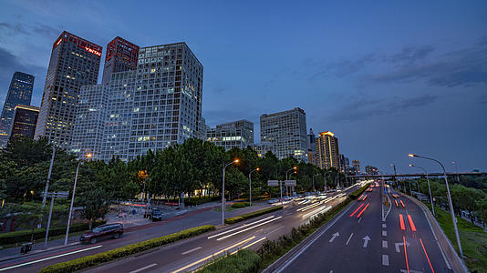日落到晚上北京建外交通延时视频的预览图