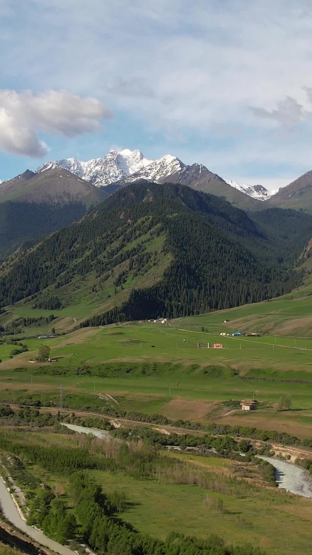 新疆伊犁昭苏航拍自然风光视频视频的预览图