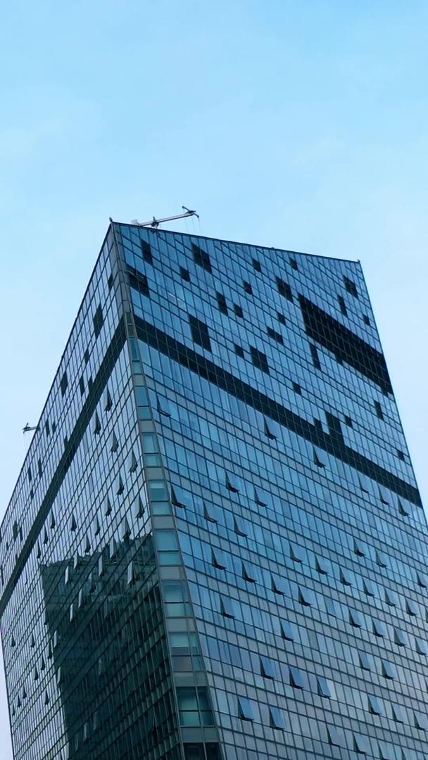 航拍大气全景玻璃建筑大厦视频素材视频的预览图