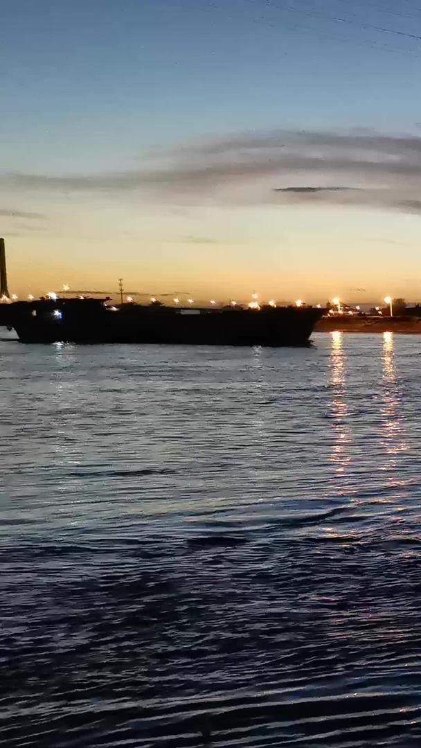 晚上江景实拍视频的预览图
