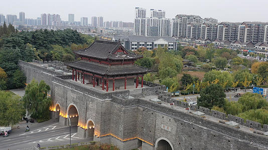 江苏淮安古城墙及城门南巽门视频的预览图