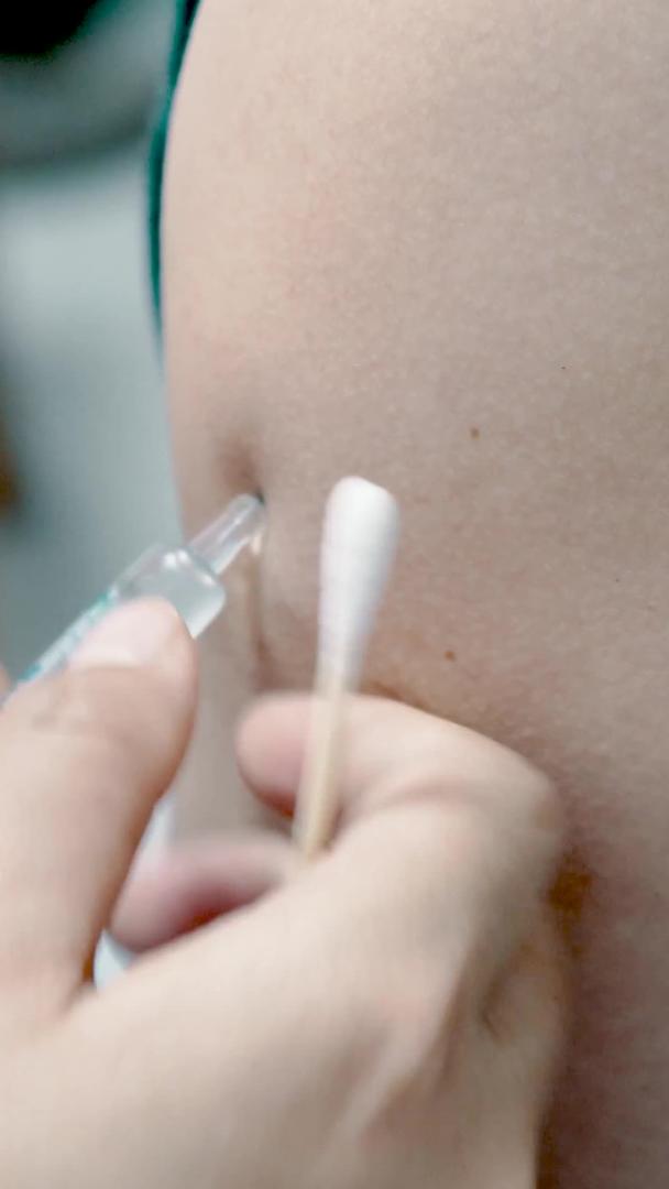 拍摄新冠疫苗接种工作视频的预览图