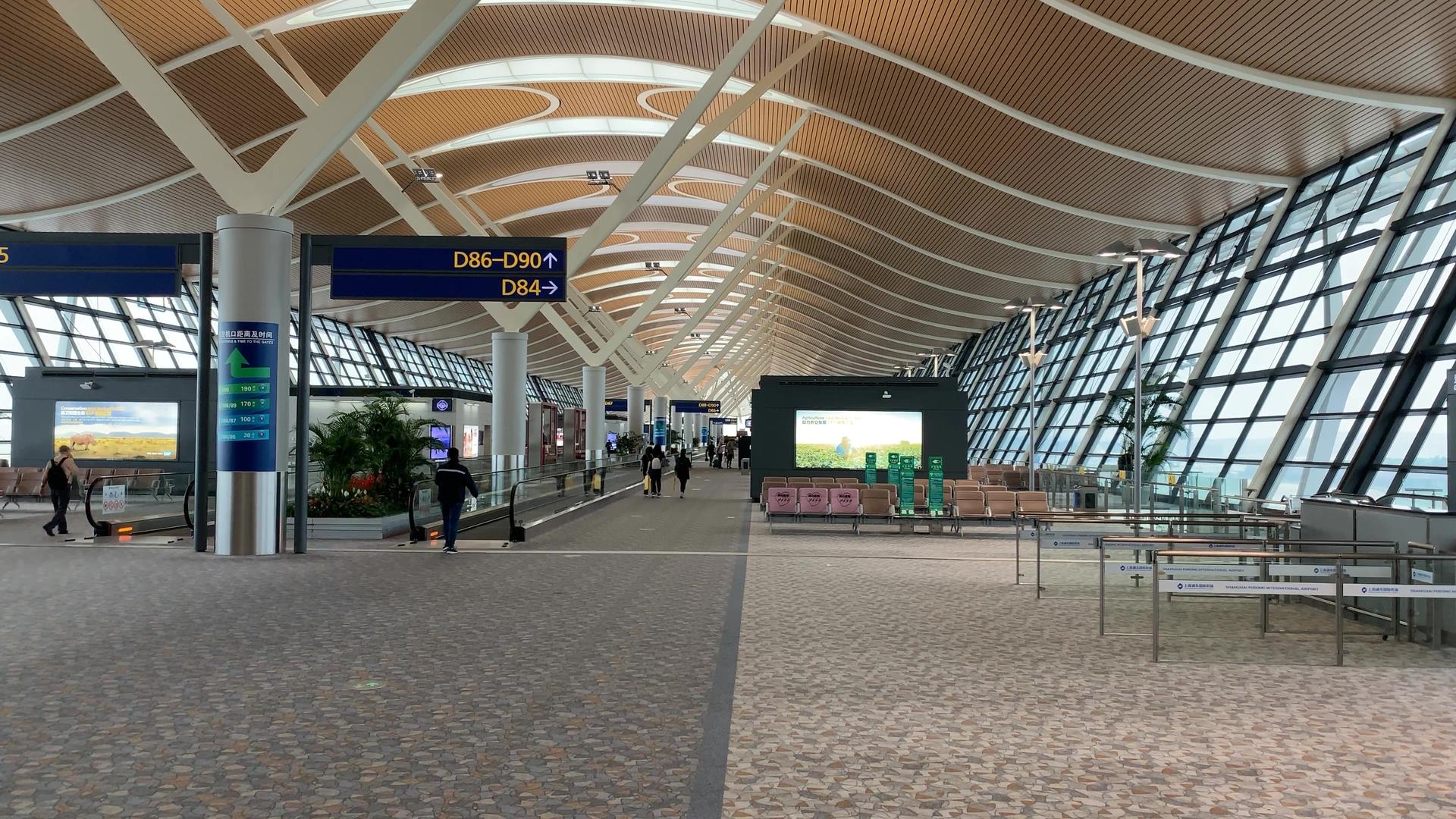 上海浦东机场候机厅延时视频视频的预览图