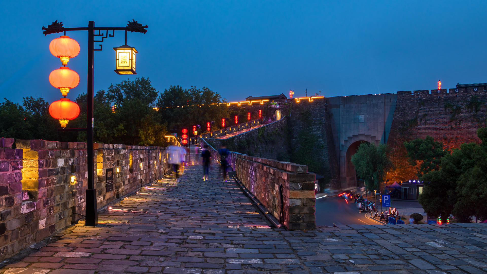 南京明城墙夜景延时视频的预览图