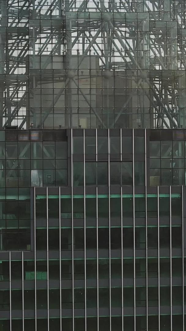 航拍风景城市金融中心天际线办公楼加班材料视频的预览图