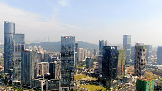 航拍广西南宁城市商务大厦视频的预览图