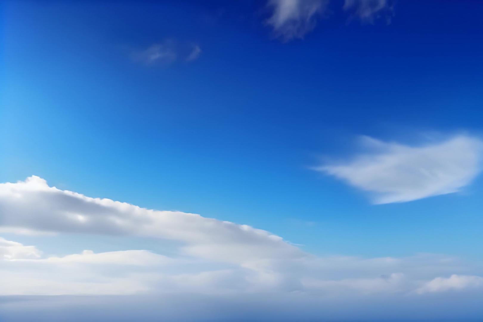 早晨的蓝天白云视频的预览图