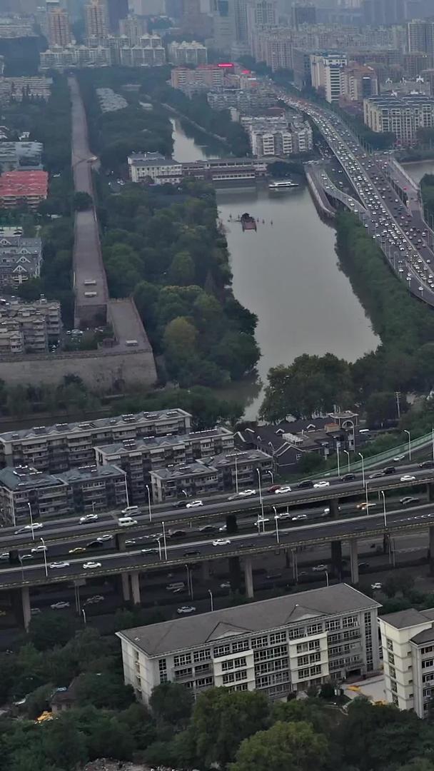 城市高架车流航拍视频的预览图
