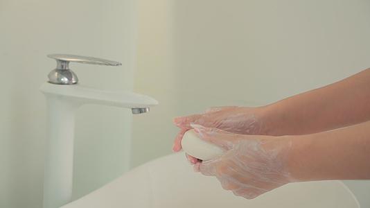 洗手池洗手清洁卫生视频的预览图