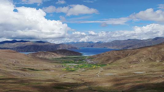 西藏高原美丽的自然风光航拍视频视频的预览图
