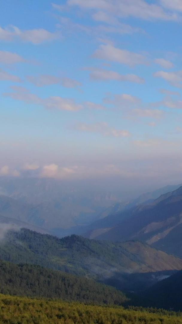 山西五台山山脉云海航拍视频视频的预览图