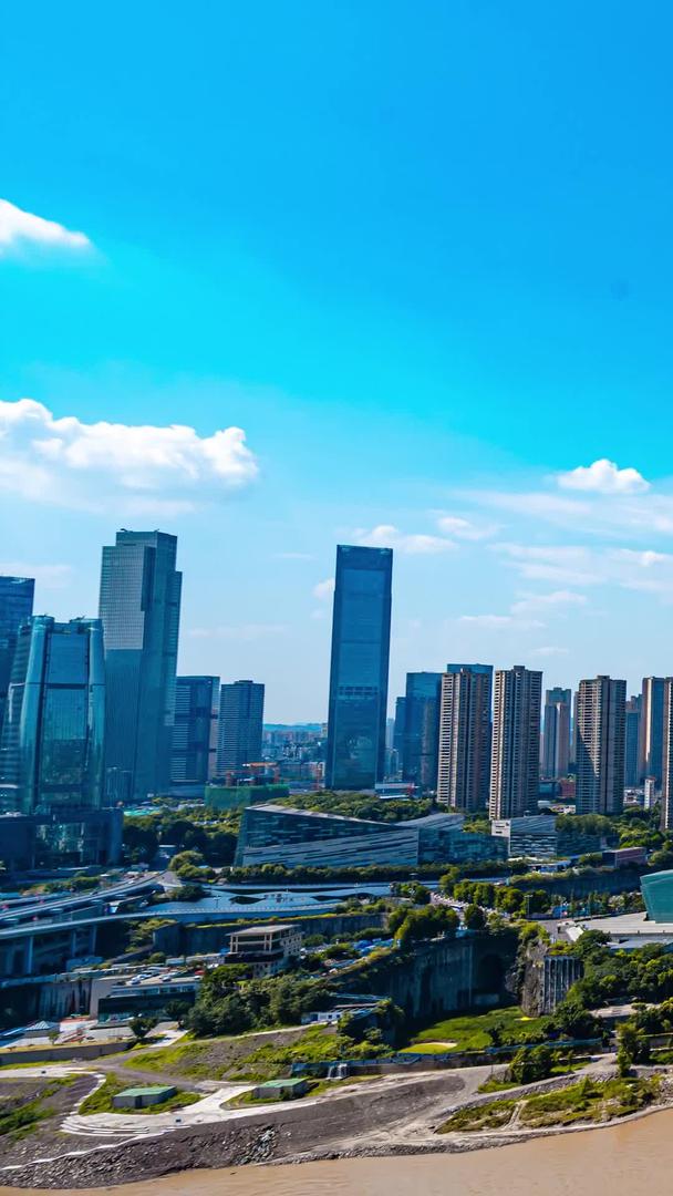重庆长江城市大气延迟蓝天白云视频的预览图