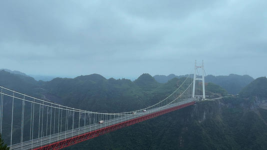 湖南湘西5A级旅游景区德夯大峡谷上矮寨大桥4k素材视频的预览图