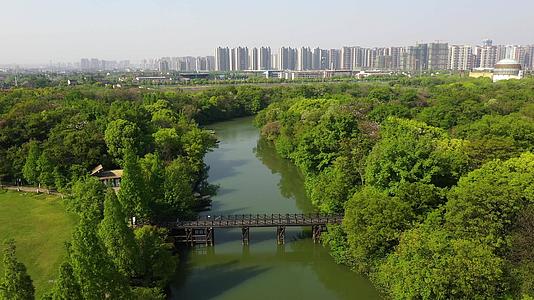 航拍5A景区春秋淹城遗址公园外城河护城河视频视频的预览图
