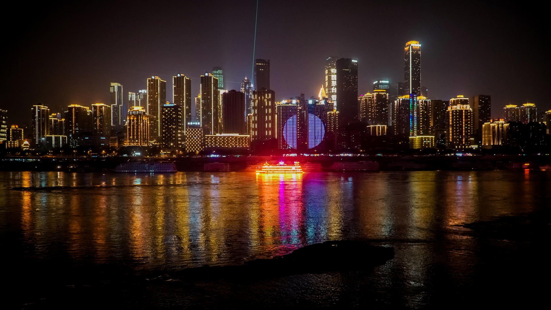 重庆渝中区夜景全景延时摄影4K视频的预览图