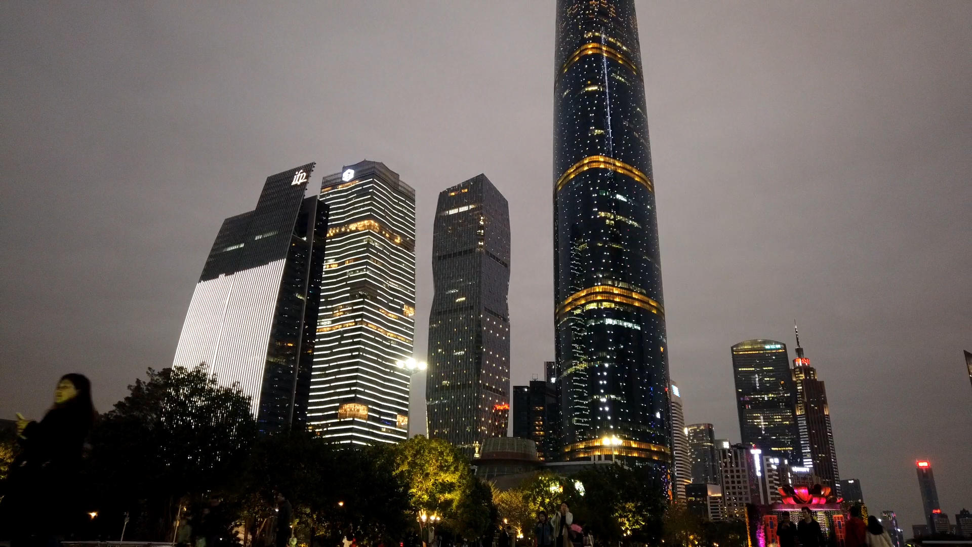 广州花城广场建筑延时视频素材视频的预览图