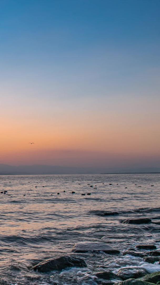 大理洱海日出风景延时摄影视频的预览图