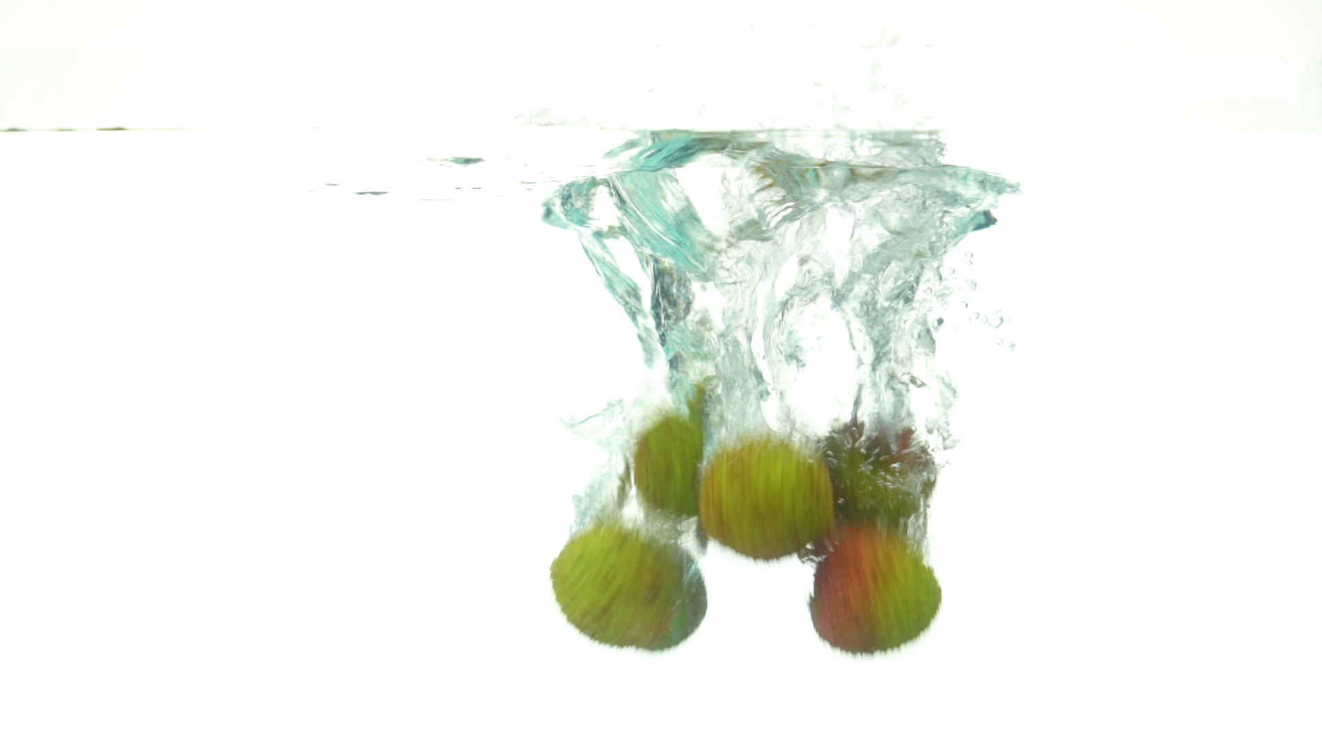 荔枝落入水中4K高速视频的预览图