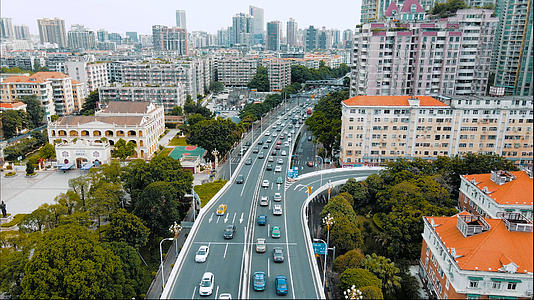 4k高清广州内环路江湾路城市交通车流视频的预览图