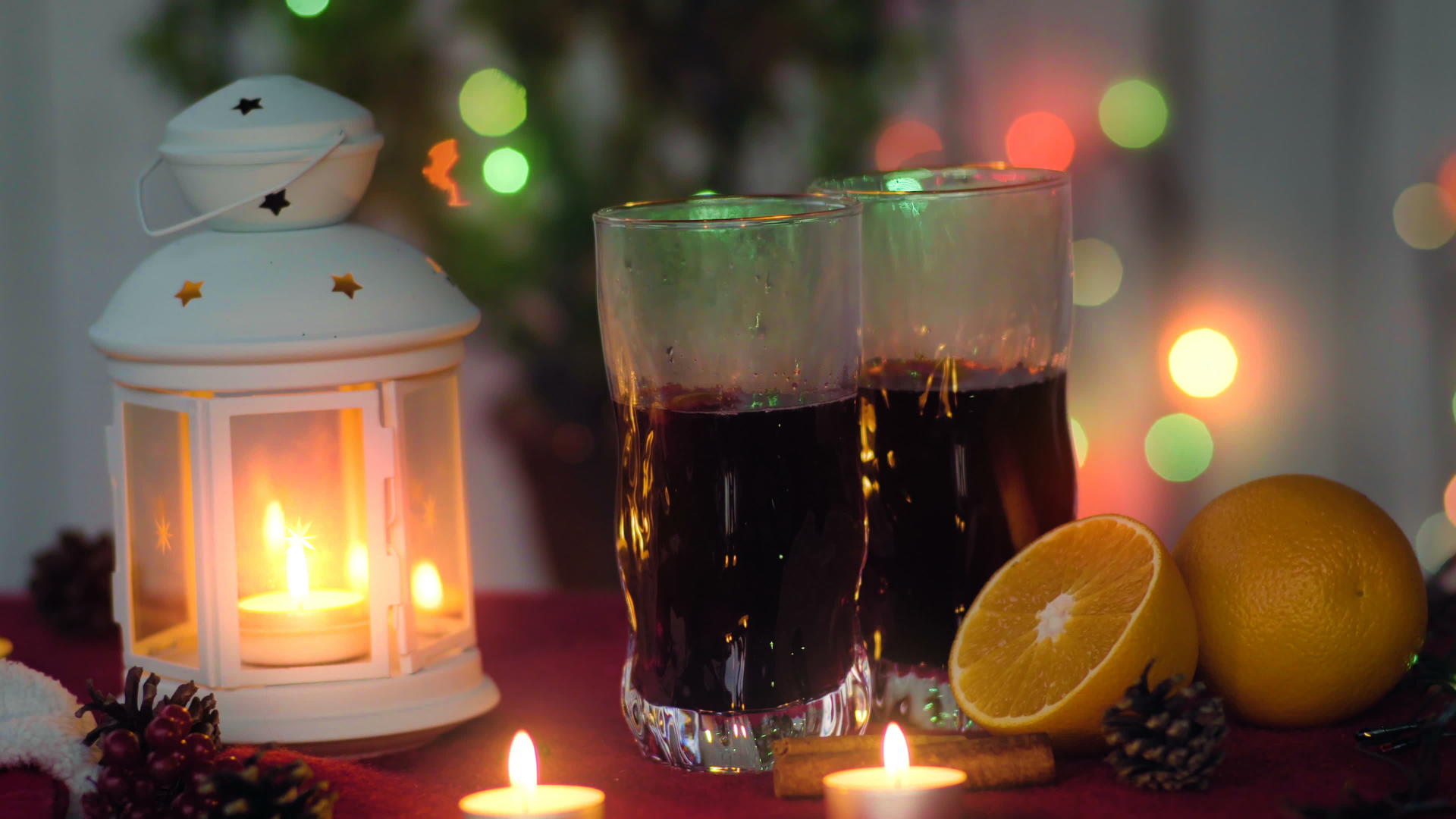 热红酒和新年灯笼视频的预览图