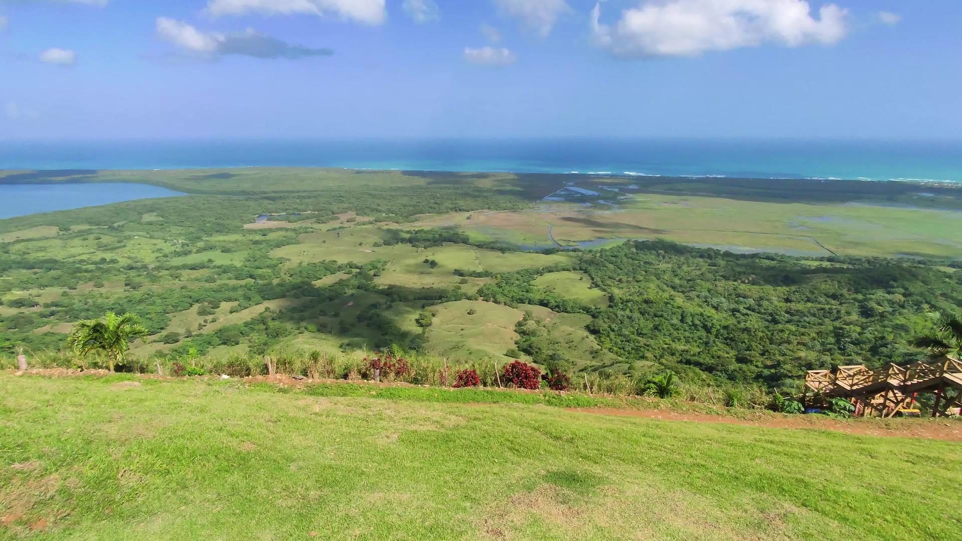 蒙塔纳红山全景3在多米尼卡共和国视频的预览图