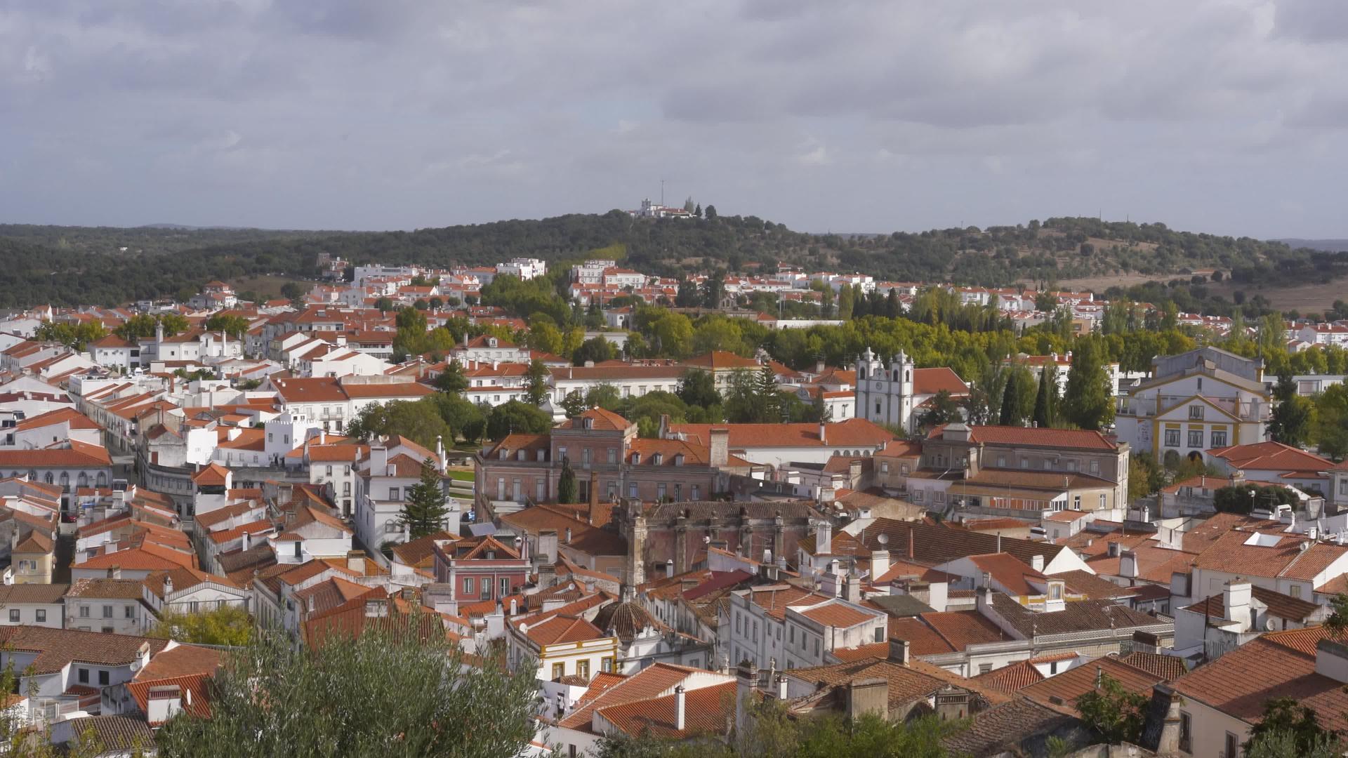 蒙泰莫诺诺沃的风景来自古城阿伦乔城堡视频的预览图