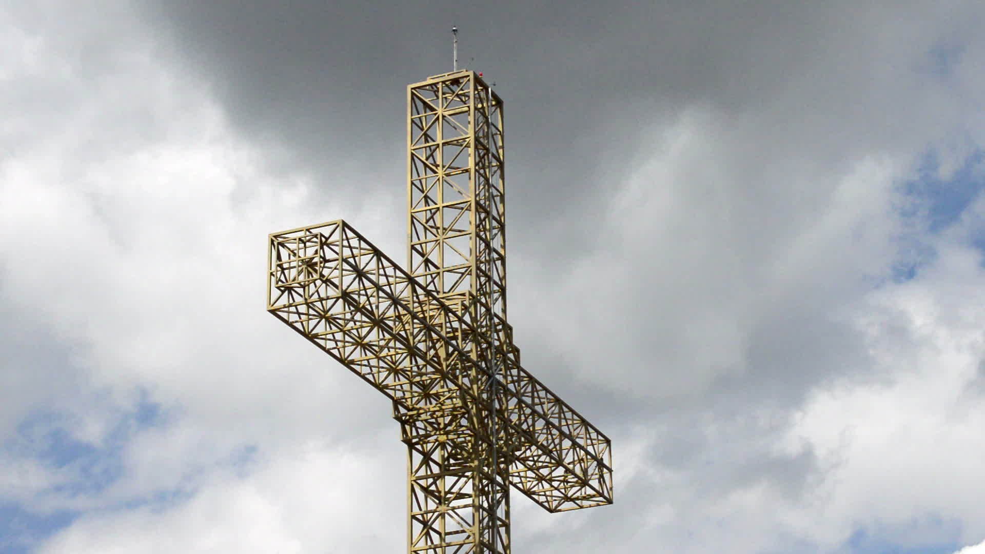 钢铁十字架大钢十字视频的预览图
