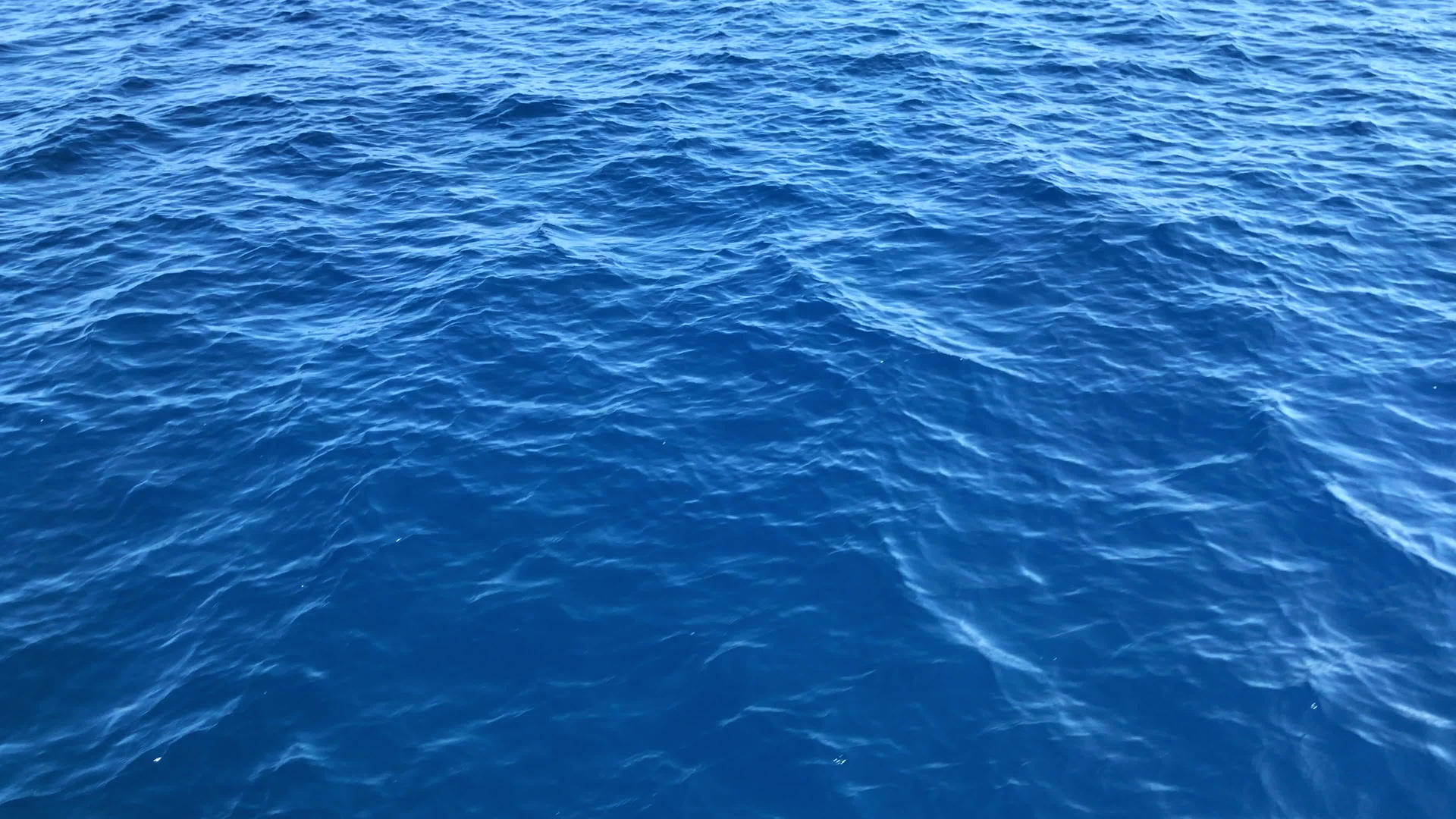 清洁海水的水晶视频的预览图
