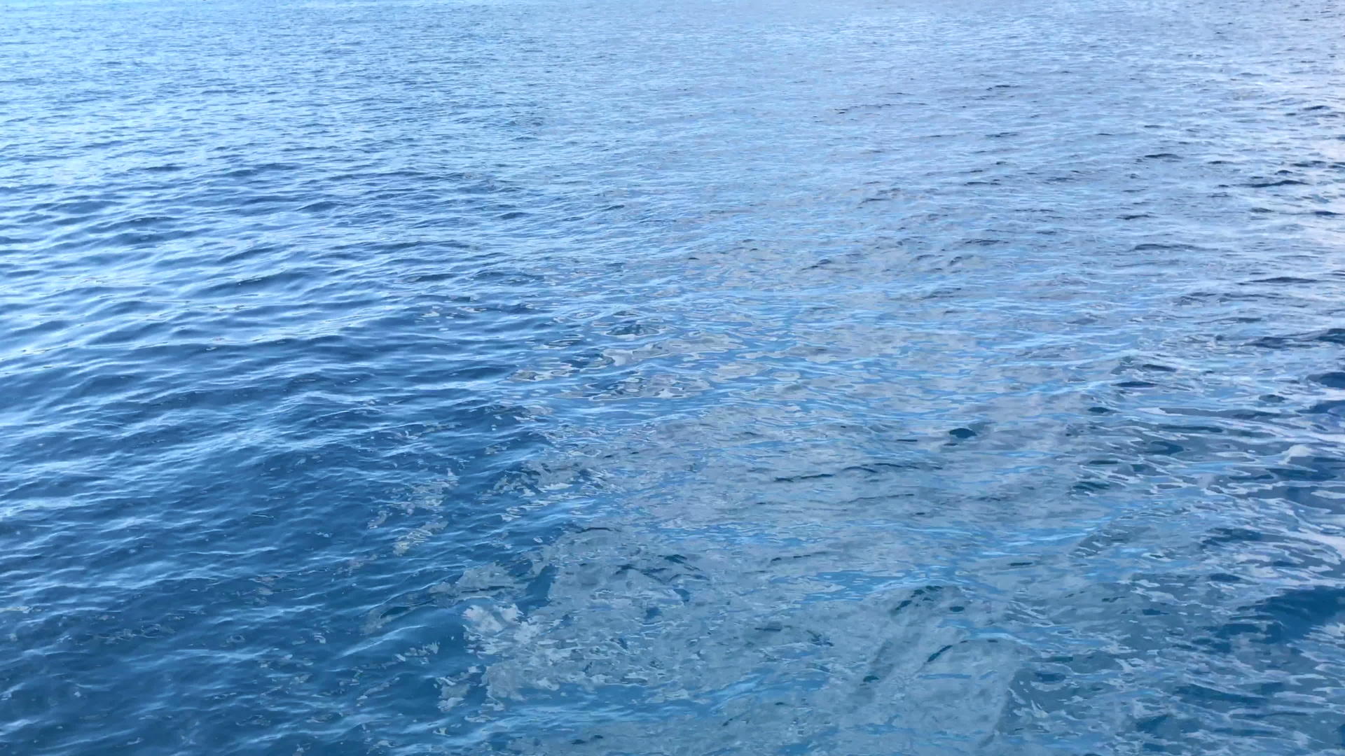 清洁海水的水晶视频的预览图