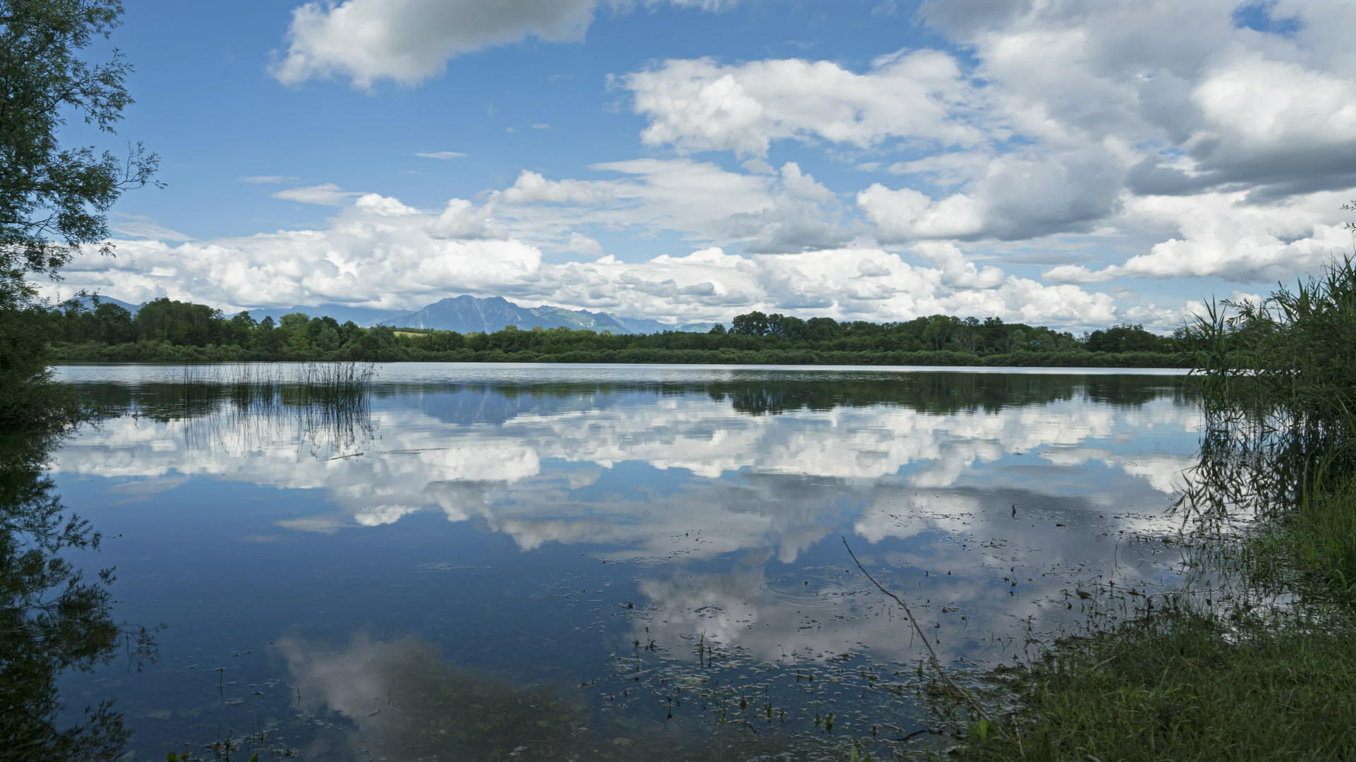 拉波尼亚湖视频的预览图